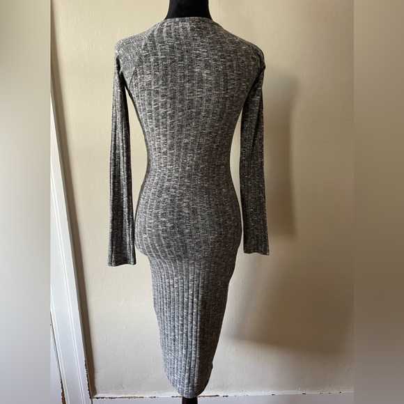 Want My Look Bella black/white combo key hole dress, form fitting, size med - Picture 4 of 5